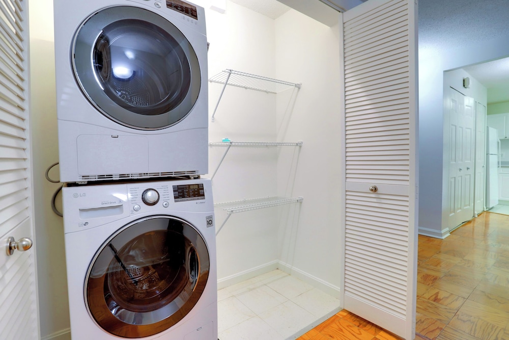 DC Airport Metroline Apartments