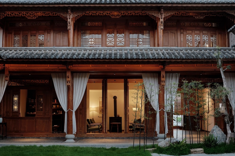 Shaxi Ancient Town Chang Le Li Chinese Courtyard Hotel