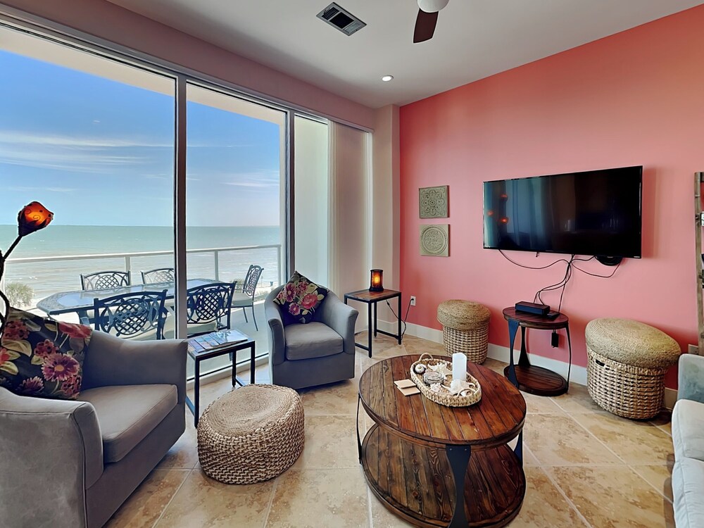 Western Waves by Ryson Vacation Rentals