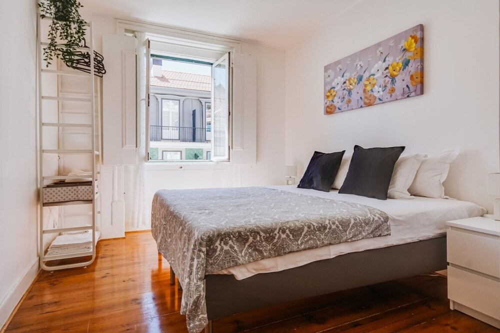 3 Bedroom Apartment in Baixa With River View view 5