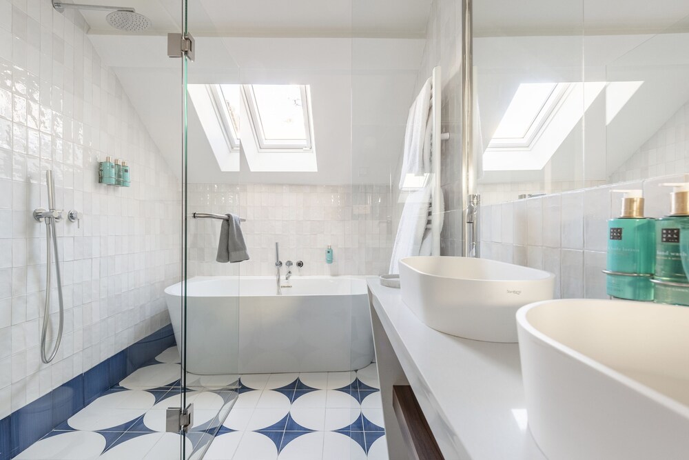 Lisbon Downtown Luxury Family Residence