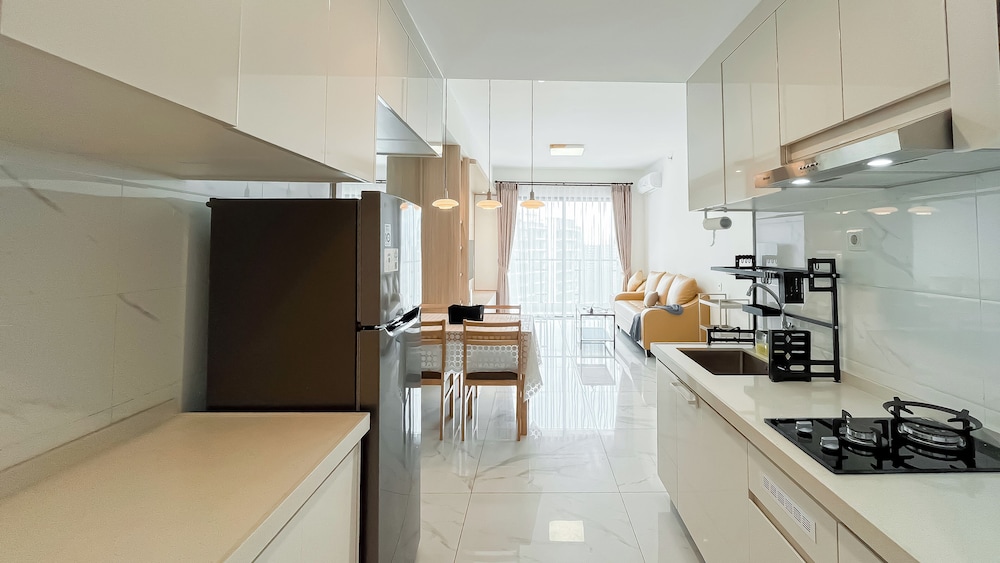 Brand New 3BR at Sky House BSD Apartment