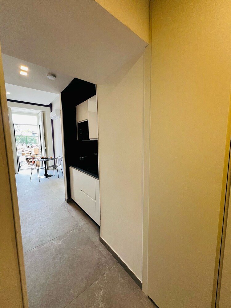 Alyde Apartments