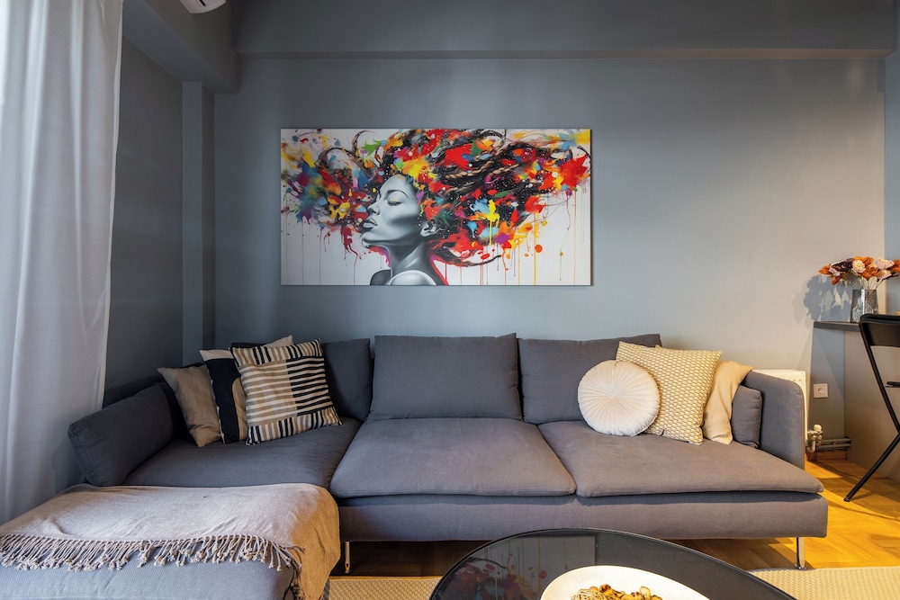 Zephyr 3-Bedroom Apartment in Athens
