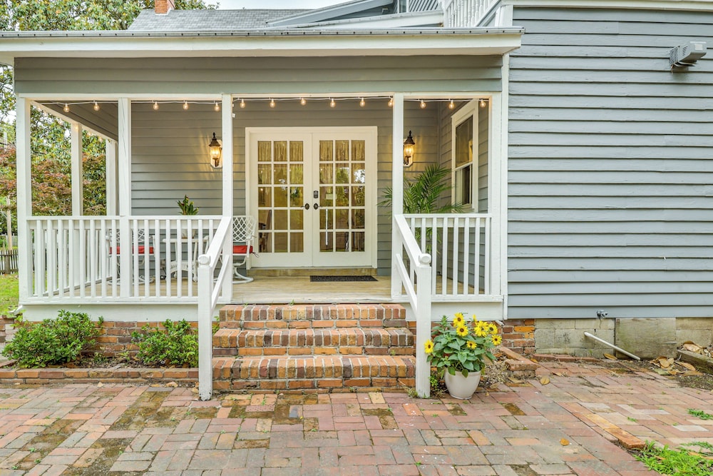 Walk to Waterfront: Downtown Elizabeth City Home!