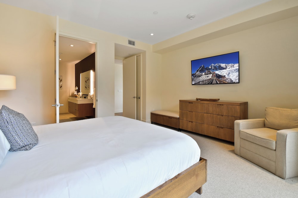 Ski-in out Dream Location With Unparalleled Access Views Amenities Pool Hot Tubs Fitness Center