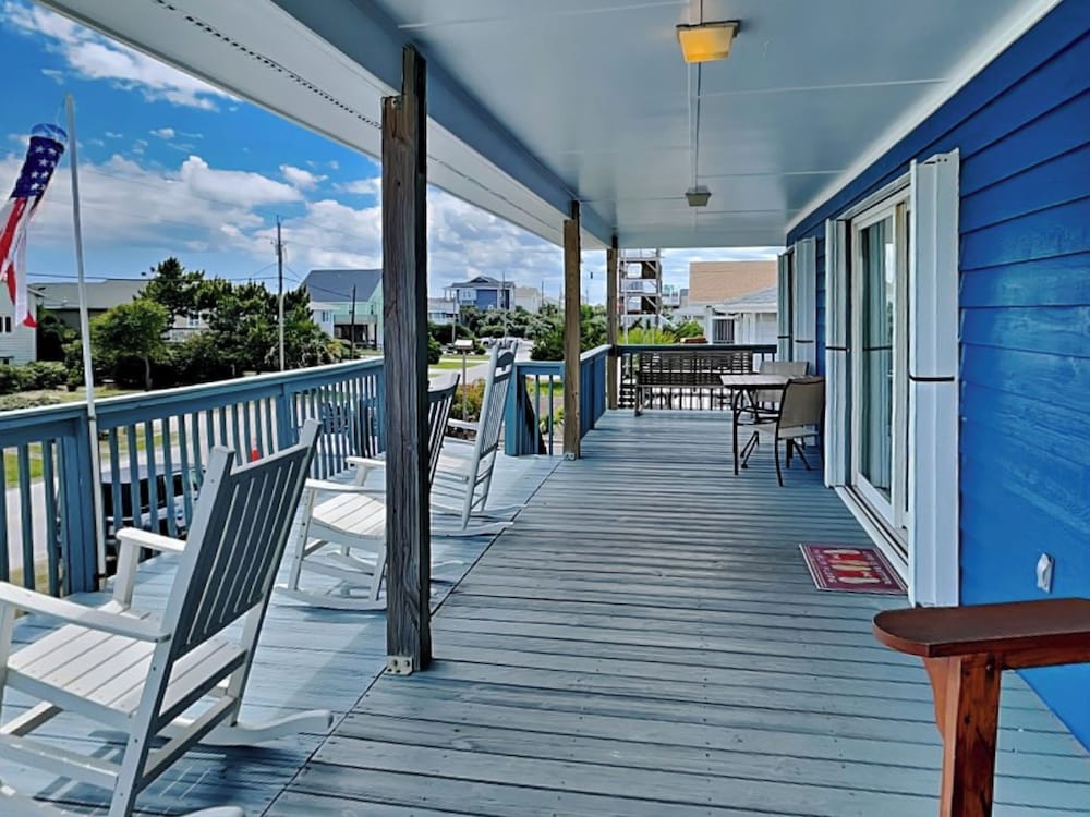Happy Days by Topsail Realty
