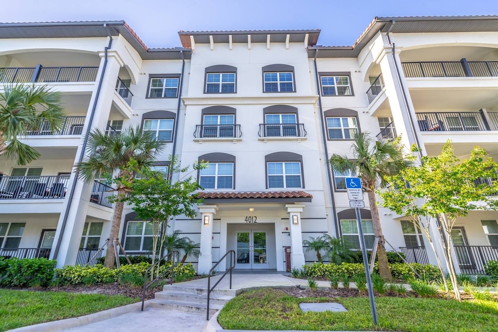 4012 Vista Cay
