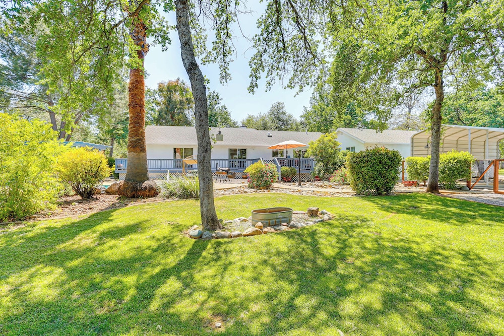 10 Mi to Redding: Serene Escape w/ Spacious Yard!