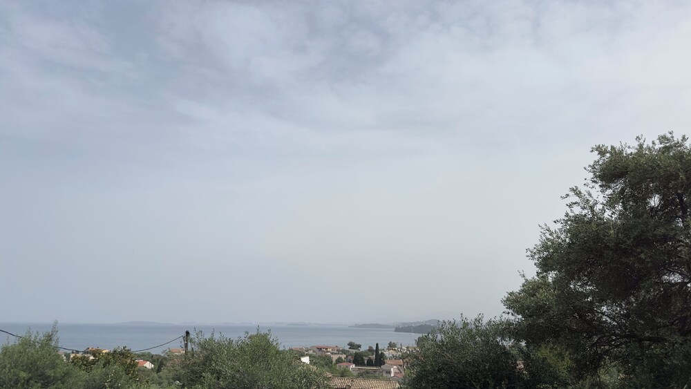 Olga's Sea View Studios -500m from Ipsos