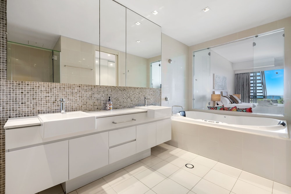 Luxury Apartments on Bells Boulevard