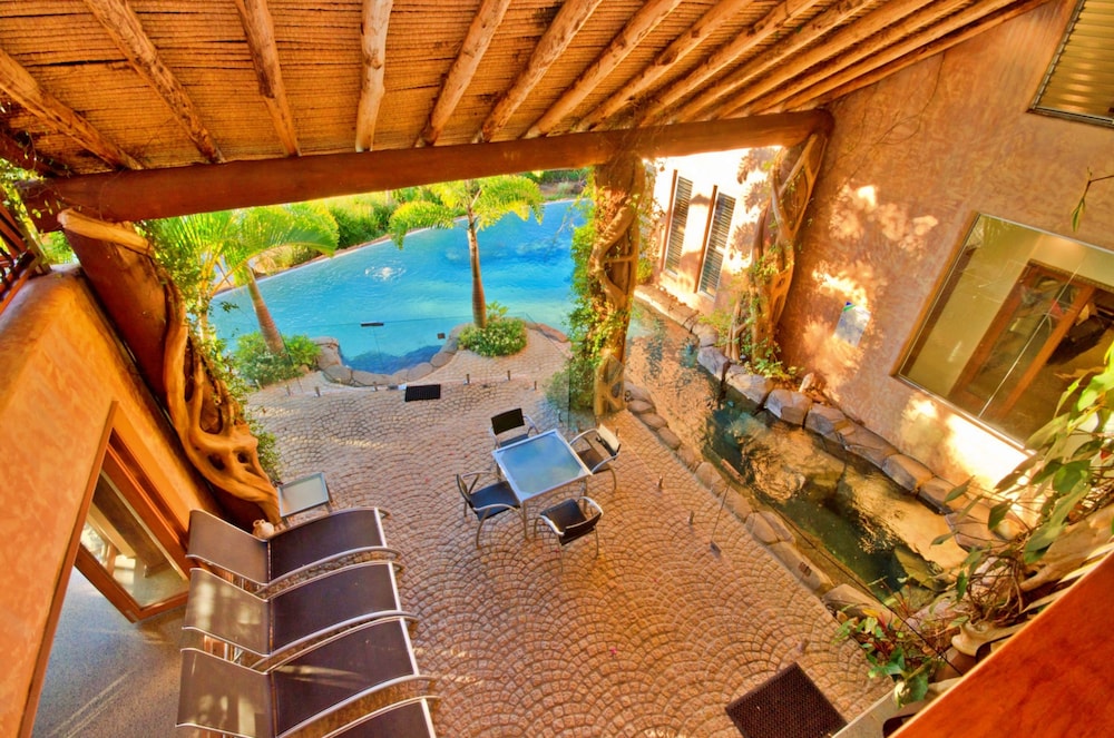 Surfers Paradise Vacations - Casa Albero Via Roma - Property Image 2