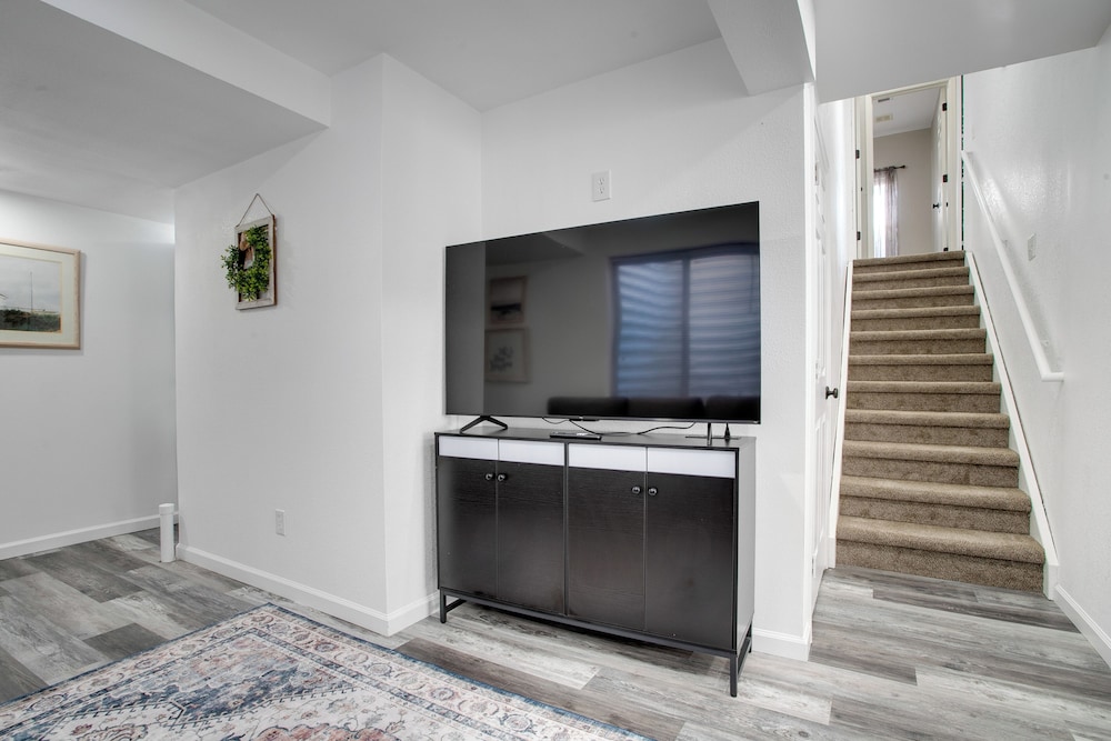 17 Mi to Dtwn Denver: Family Home w/ Private Yard