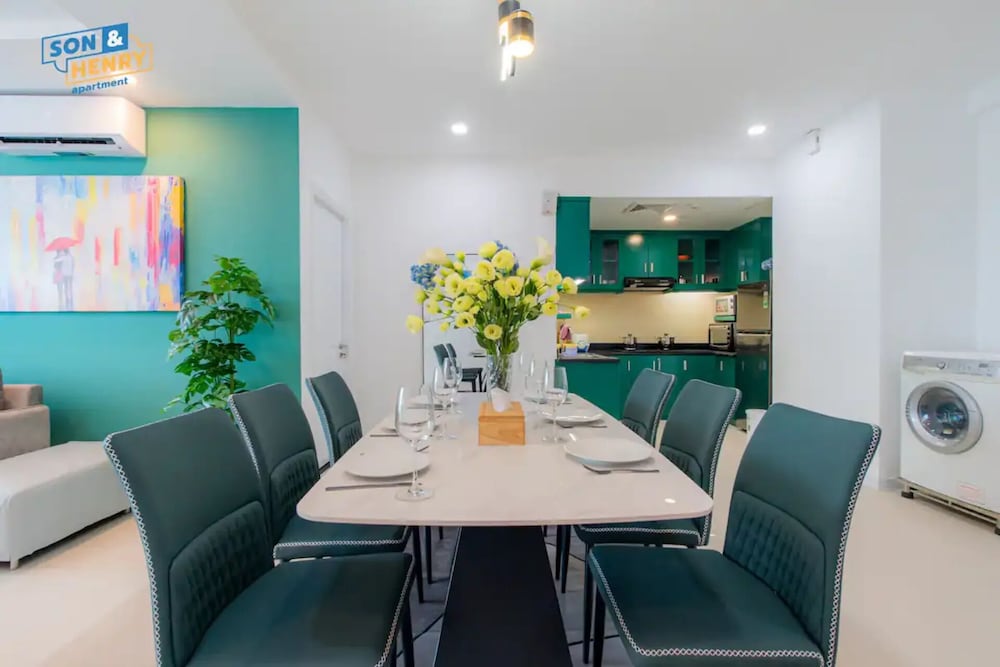 Salute de Sailing Tower Luxury Apartment