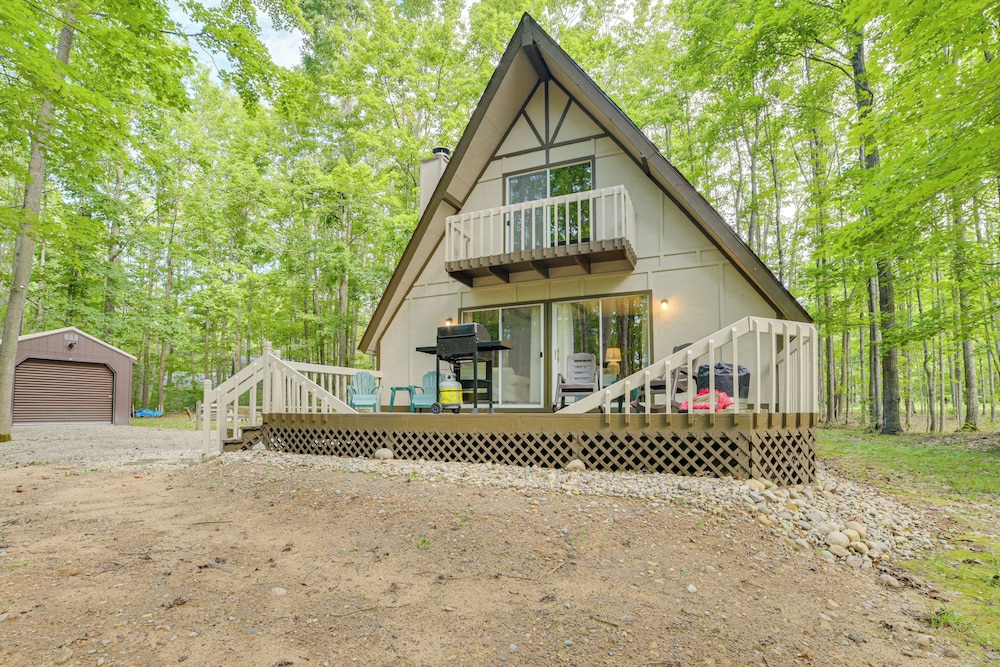 Woodsy A-frame Cabin w/ Lakes of the North Access