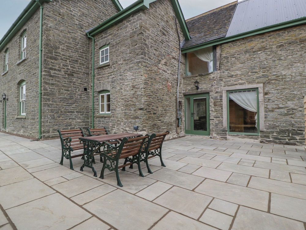 Evenjobb Court Farmhouse