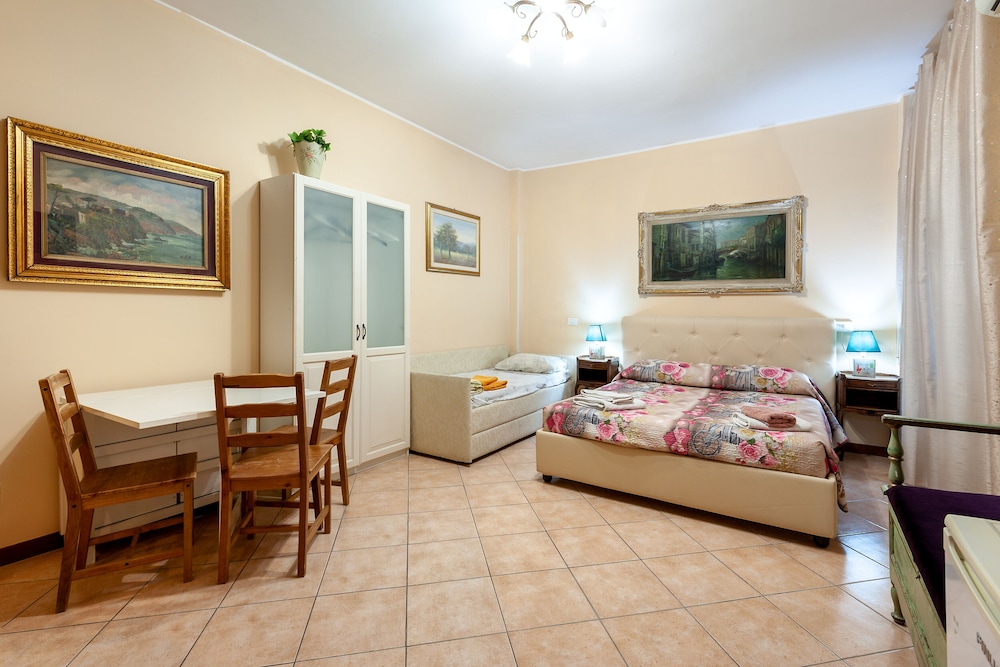 Studio Near San Pietro