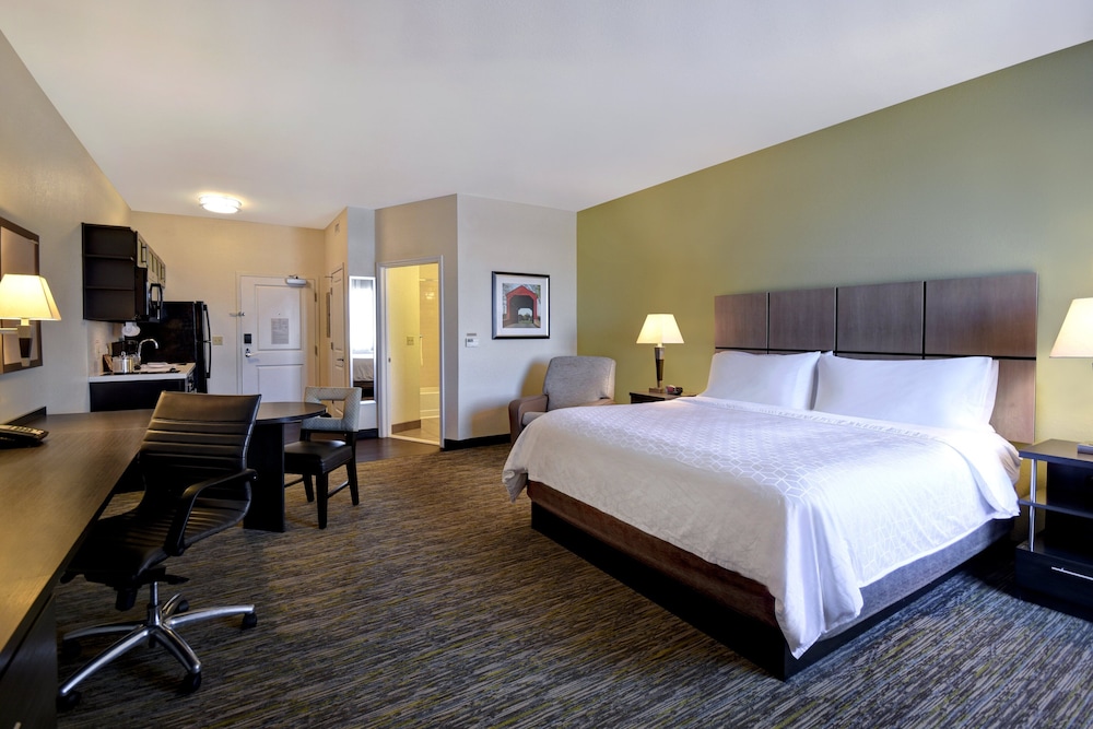 Candlewood Suites St. Clairsville by IHG