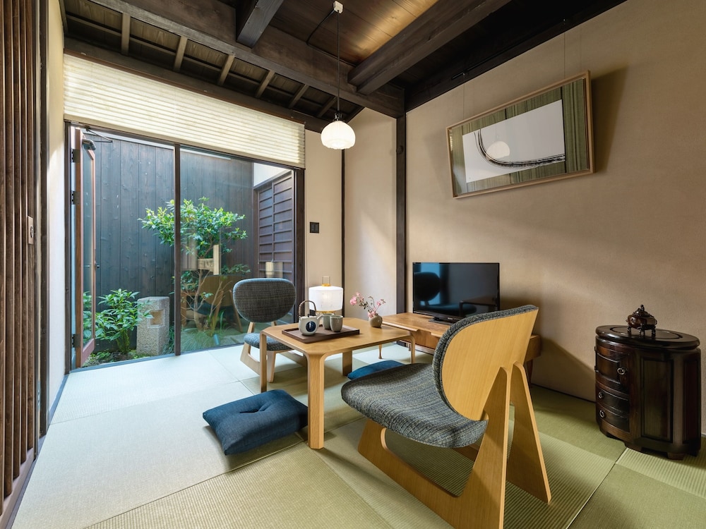 Yorozuha Machiya House view 5