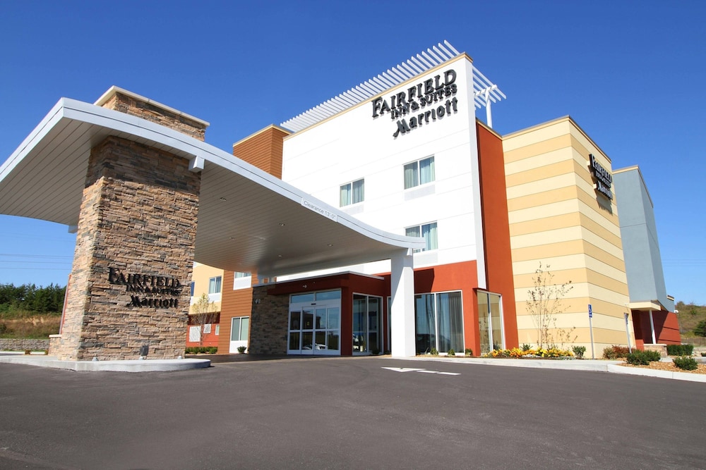 Corbin Vacations - Fairfield Inn  Suites by Marriott London - Property Image 1