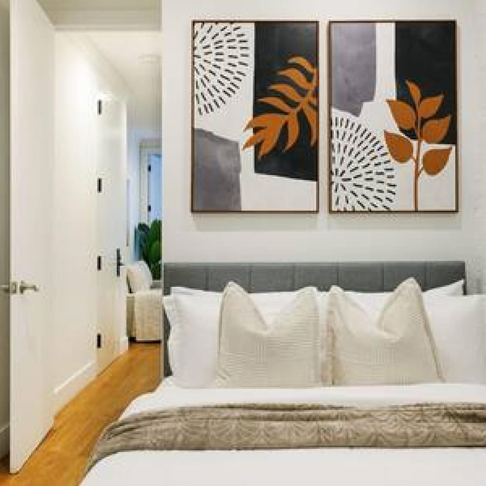 1290-6 Newly Renovated 2 Bedrooms in UES