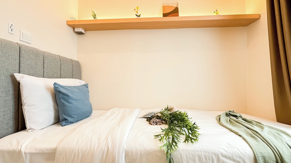 White Toned Style 2Br Tokyo Riverside Pik 2 Apartment