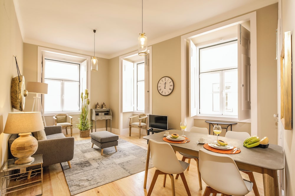 Baixa Apartment by Les Deux Mariettes