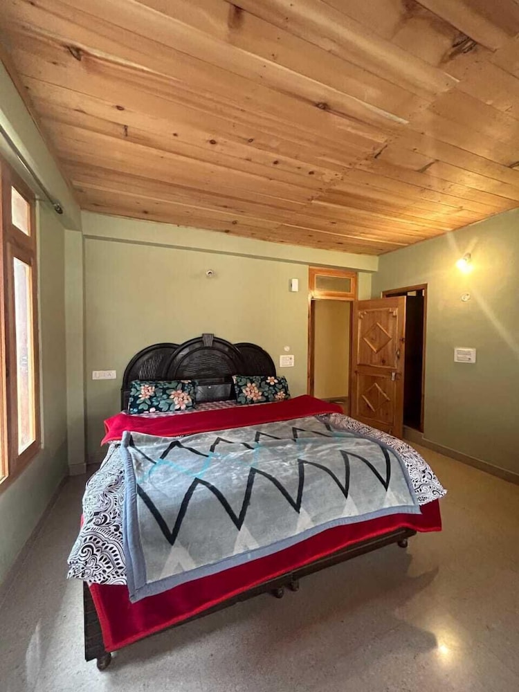 New Brahma Guesthouse