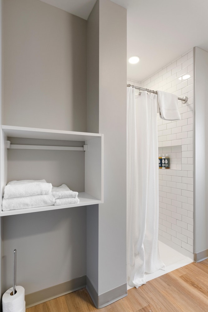 Group-ready 4BR Free Parking Walkable