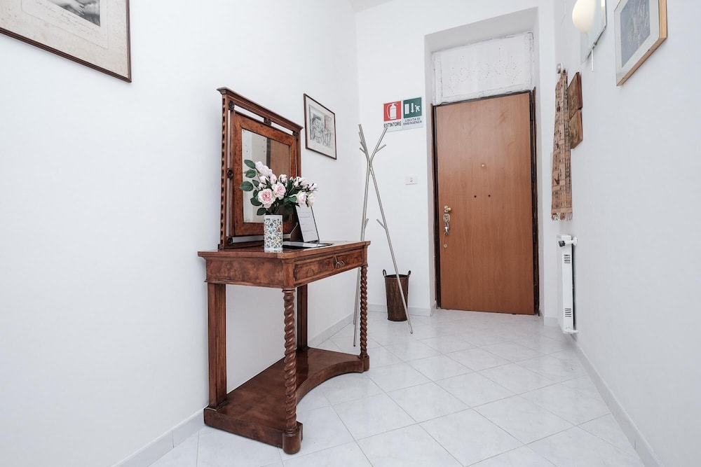 Domus Linda in Roma With 1 Bedrooms and 1 Bathrooms