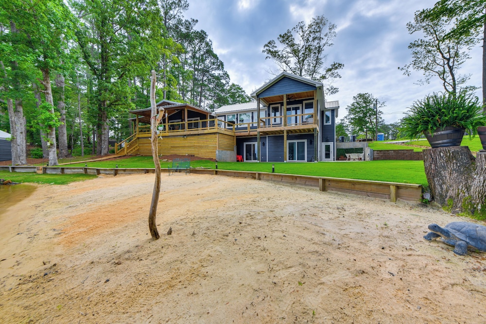 Beachfront Dadeville Family Escape on Lake Martin! view 2