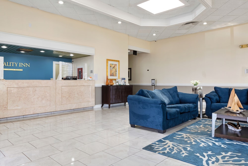 Lobby & Reception