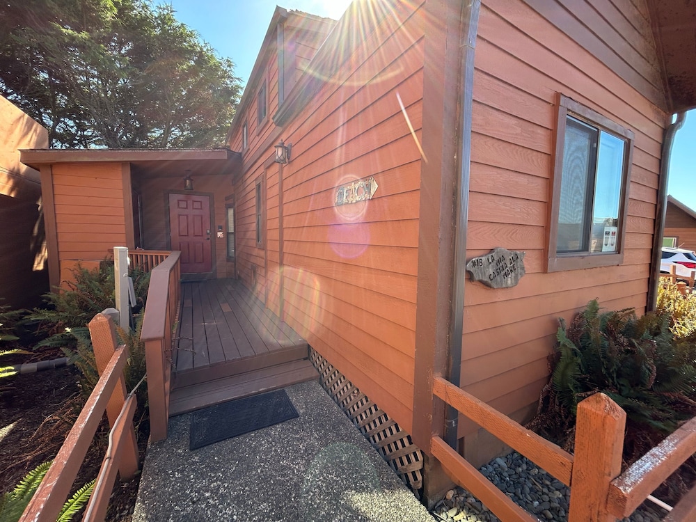 Oceanview Cabin 18 With Private Jacuzzi