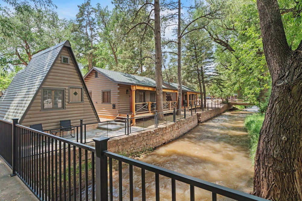 Timber Lodge Cabin 13