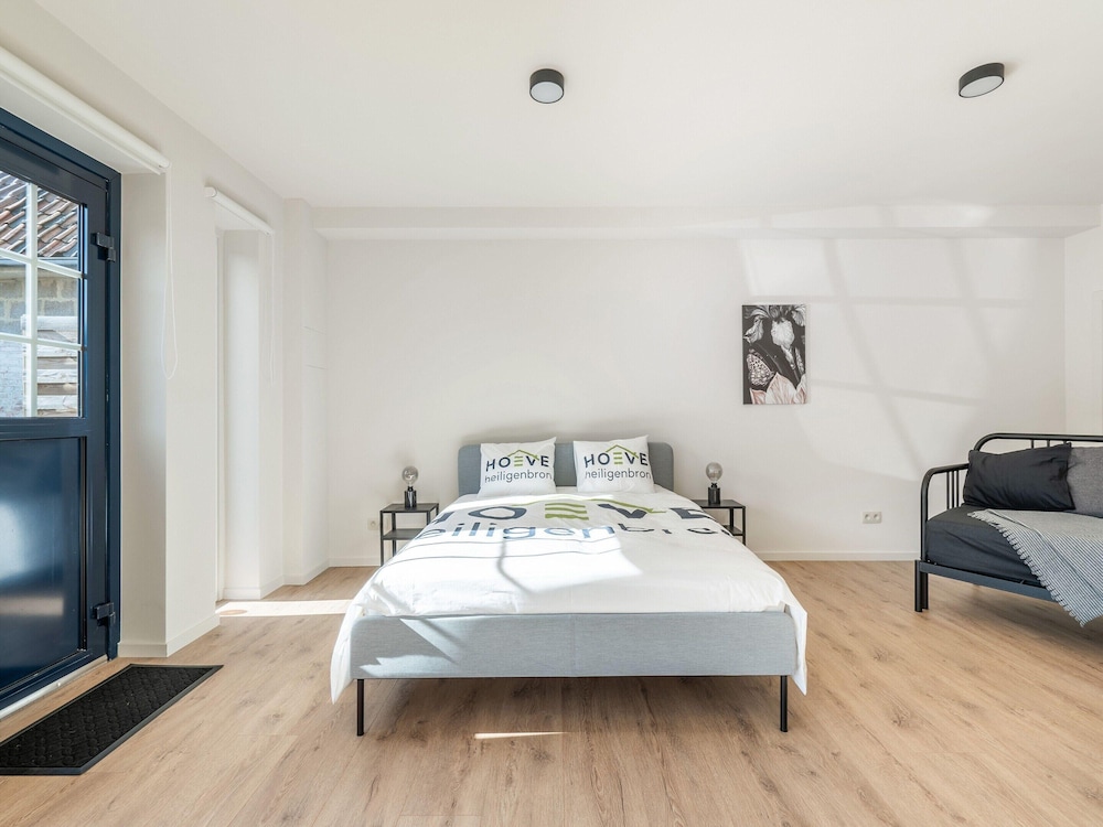 Luxury Retreat With Furry Friends