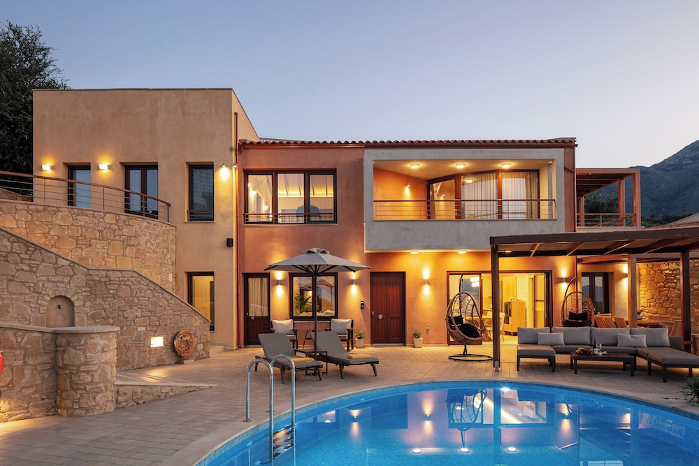 Vardina Villa