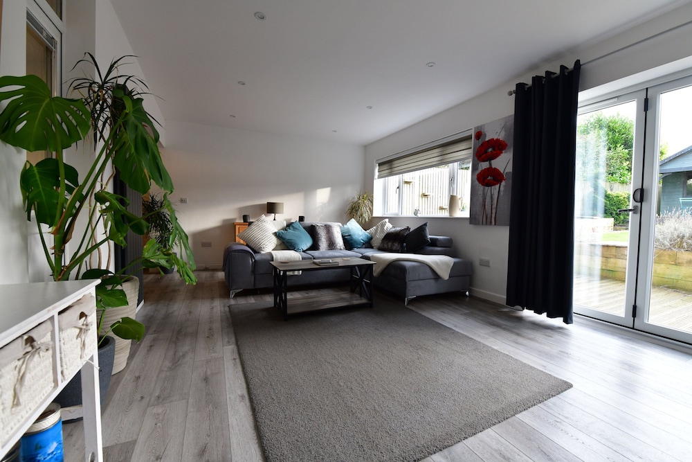 2Bd Garden Home - A Short Walk To Stonehenge