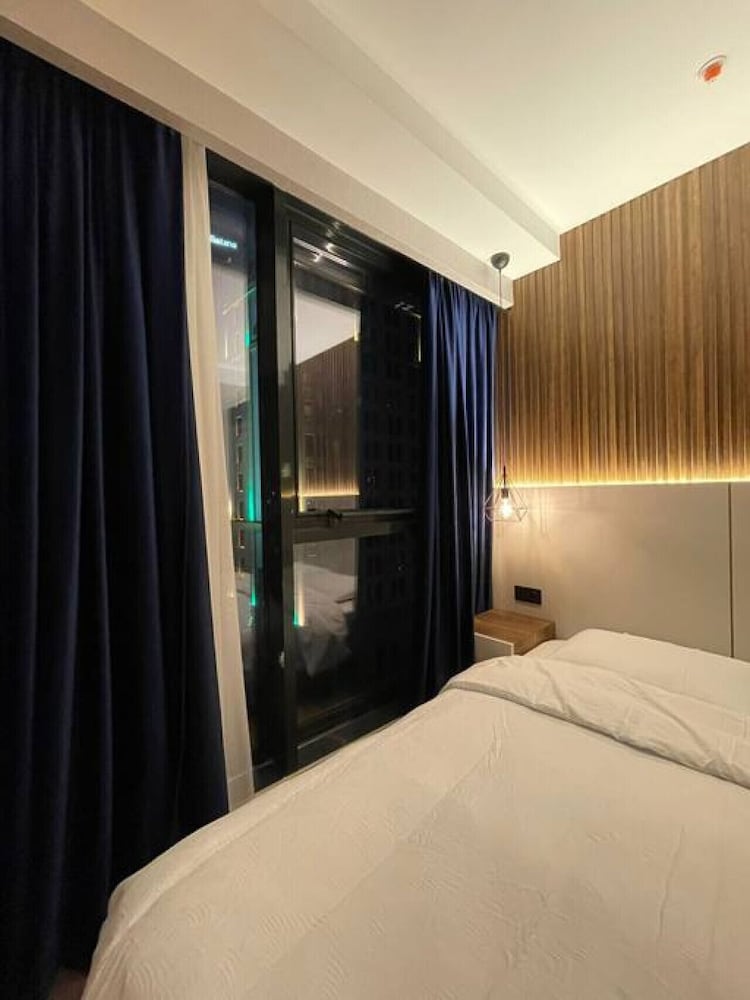 Brand-new 2 1 Apartment-near Mall of Istanbul