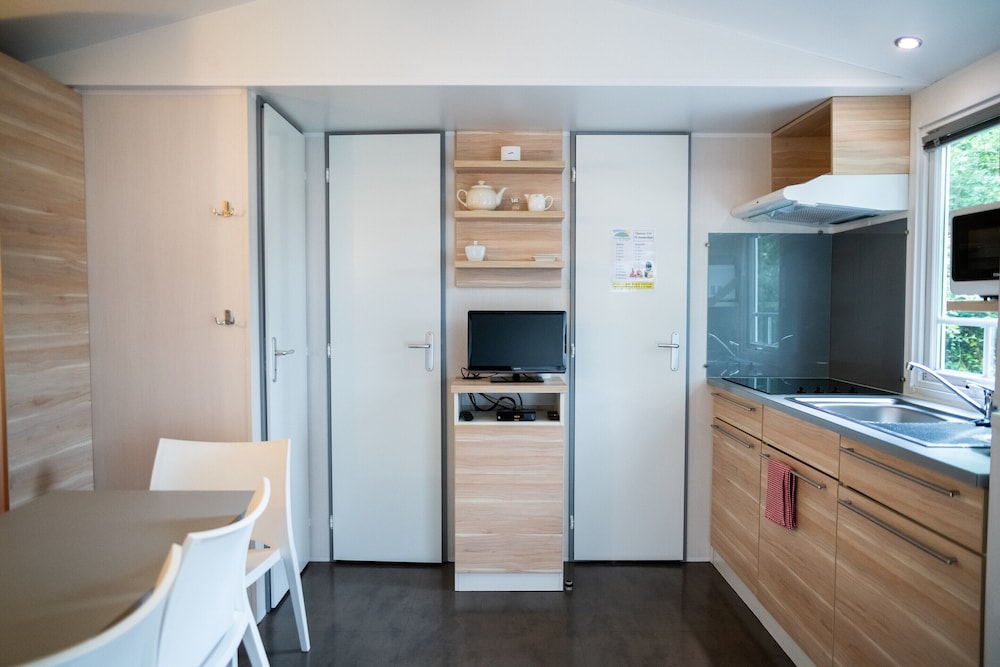 Chalet in Olloy-sur-viroin With Patio