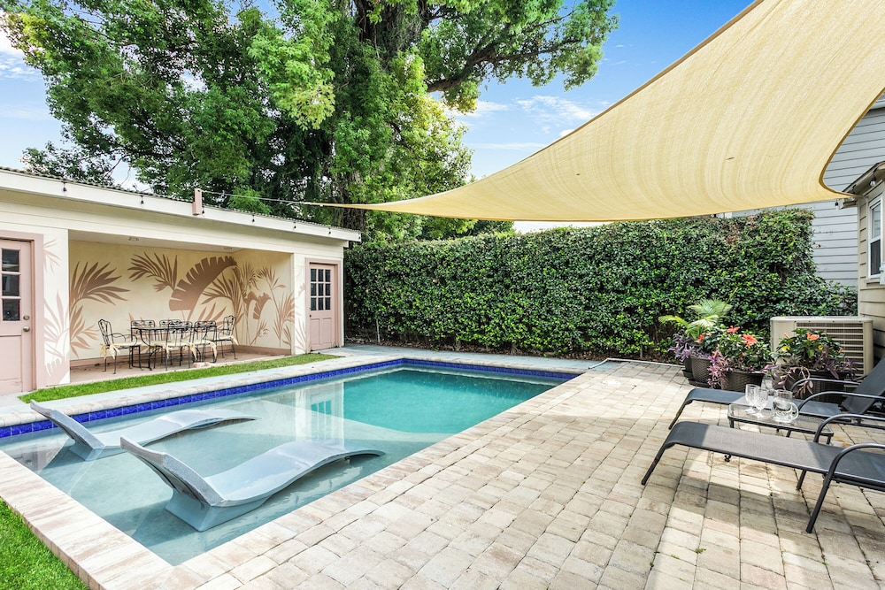 Spacious Retreat with private Pool