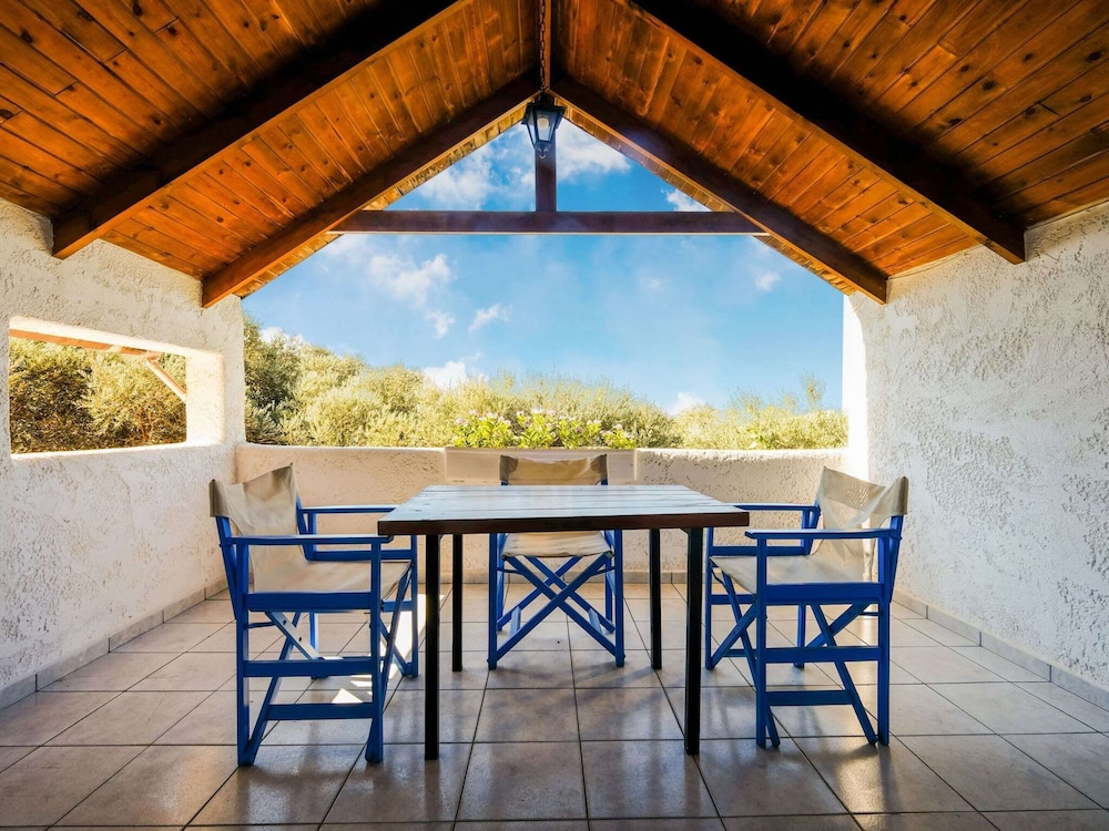 Tranquil Holiday Home in Palaiochora near Sea Beach view 5