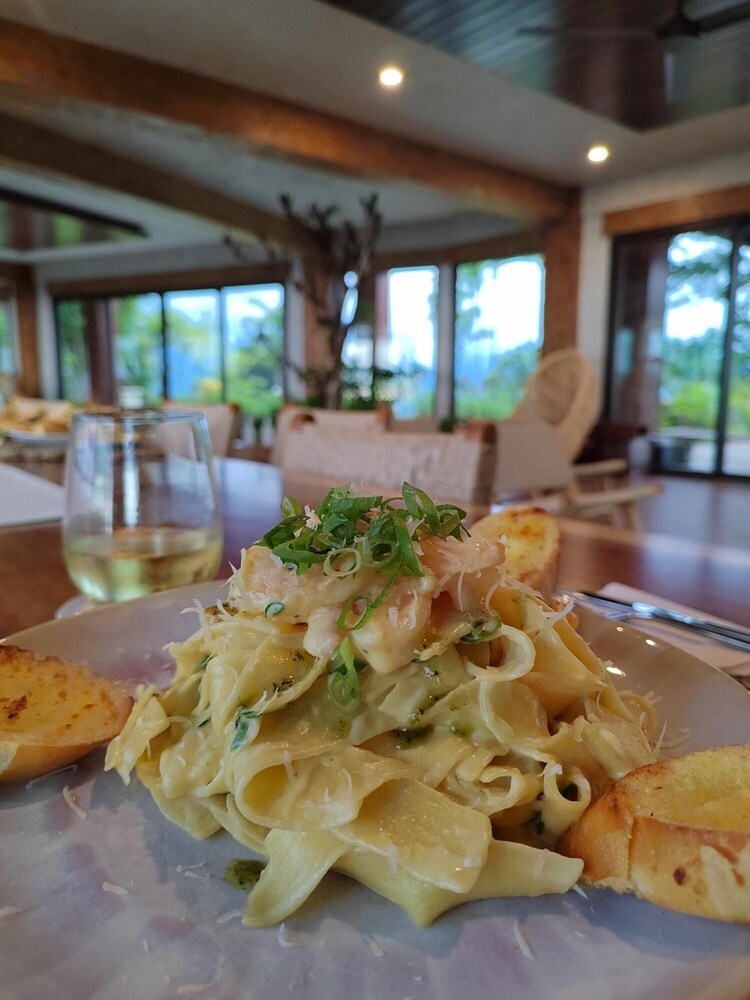 Lamangata - Luxury Surf Resort