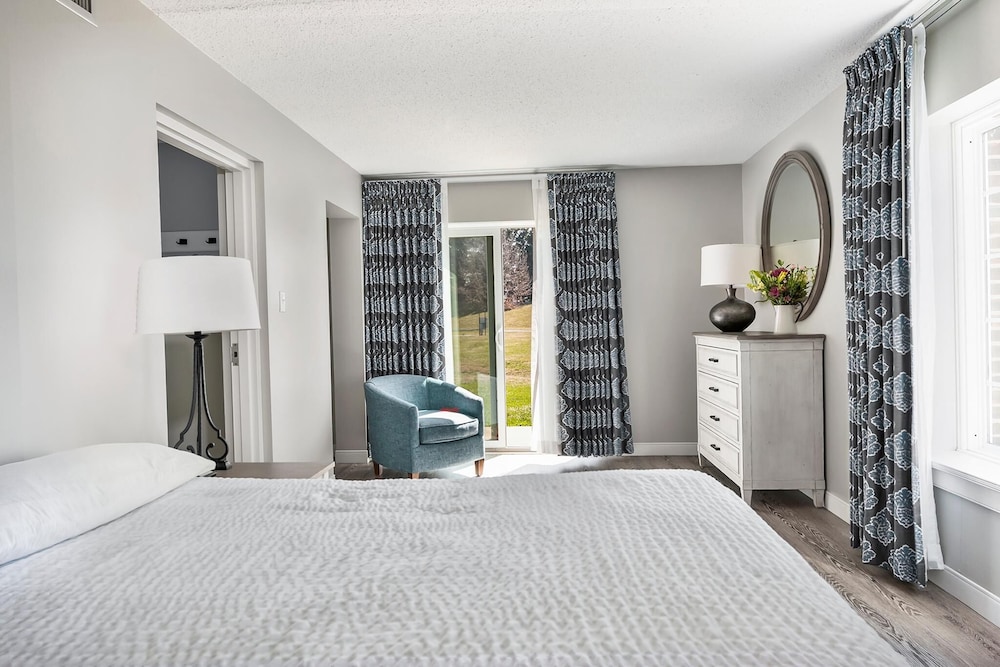 First Floor Bay View Deluxe Suite view 2