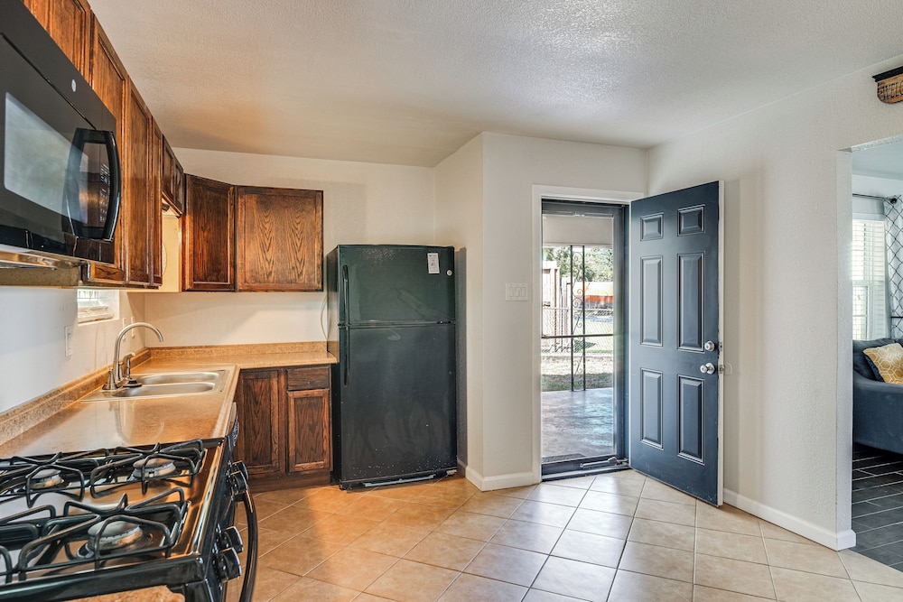 Walk to Town: Home w/ Yard in Brenham!