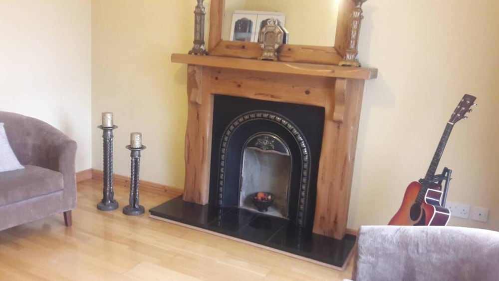 Carndonagh - 3-bedrooms - Sleeps 6/7 - Garden