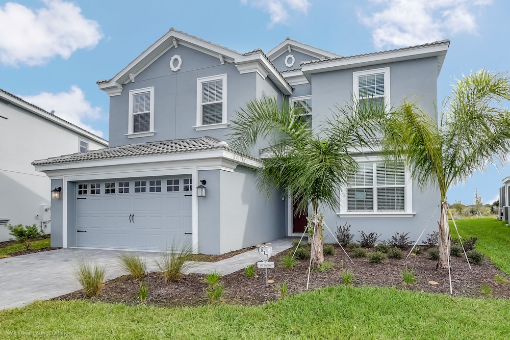 6 Bedroom 6 Bathroom Villa - Image 1