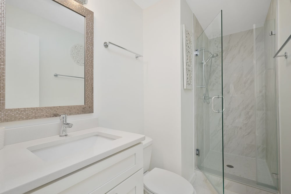 Surfside Six F, photo 27