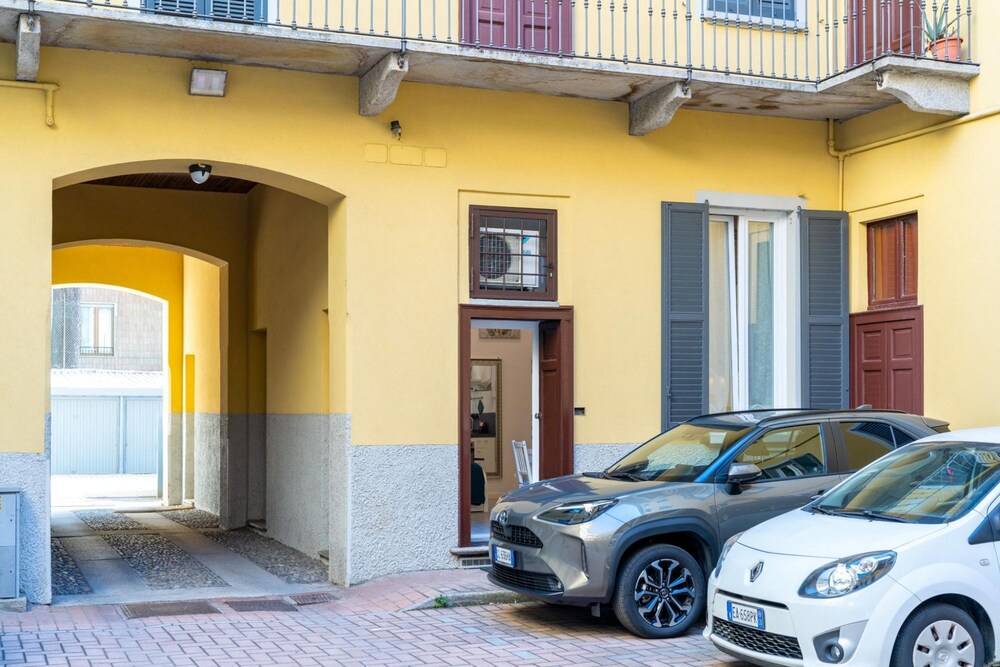 Modern Apartment in Via Carloni by Wonderful Italy