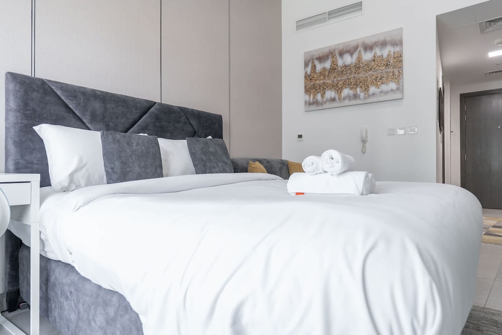 An Oasis in Bella Rose and Sleeps 2
