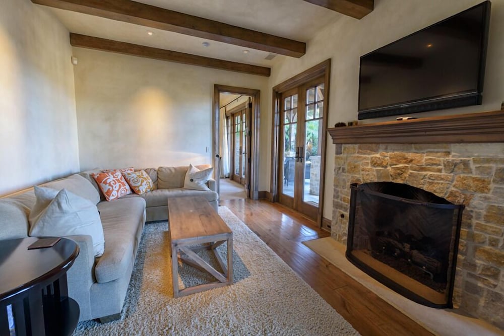 Lx1: Chateau D' Renaitre - Carmel-by-the-sea Luxury Villa: - Property Image 54